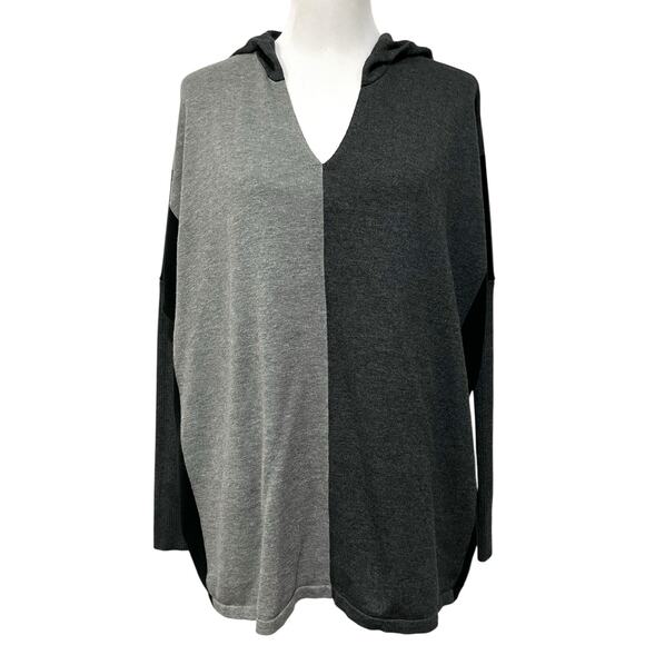 CAbi Dakota Hooded Poncho Sweater Color Block Relaxed Black Gray Pullover 4037 M - Picture 2 of 9